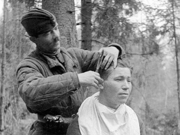 ГЕРОИ НЕГРОМКИХ ПРОФЕССИЙ. Парикмахер