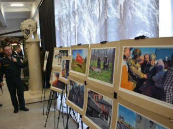 В честь героев современности открыта выставка