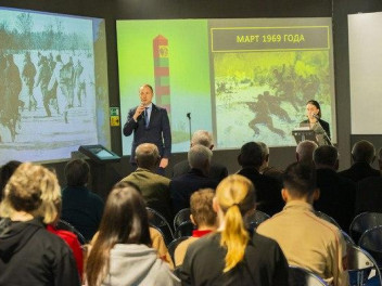 Поколения объединились в память о подвиге на Даманском