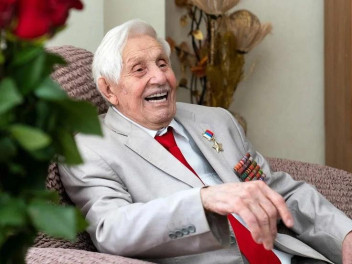 С днем рождения, Герой!