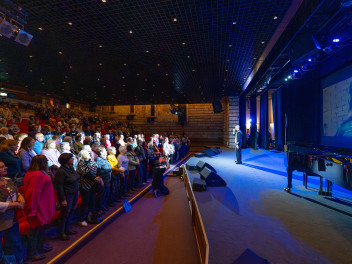 Бессмертный полк России встречает День народного единства праздничным концертом в Москве