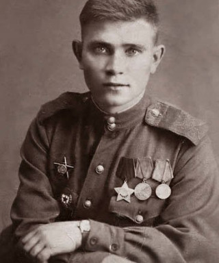 Комиссаров Иван Елисеевич