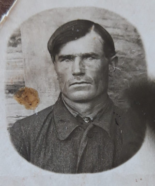 Батько Сергей Харитонович