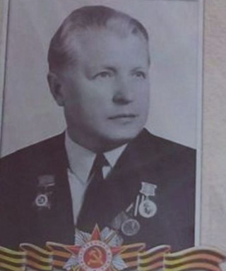 Лапшин Василий Дмитриевич