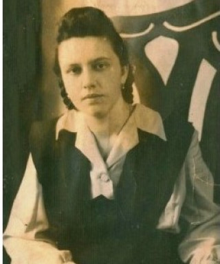 Белоголовцева (Бегунова) Мария Степановна