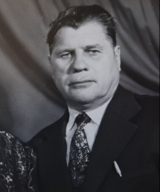 Карнаухов Максим Федорович