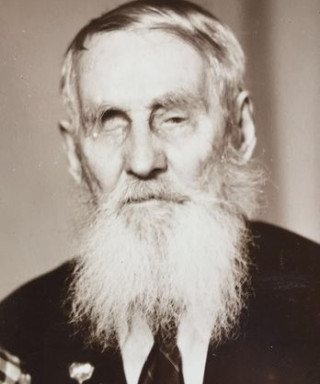 Овчаренко Емельян Яковлевич