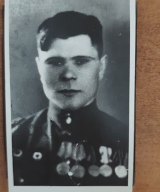 Гусарёнок Иван Евдокимович