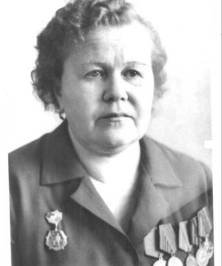 Андреева(Гусева) Евгения Фроловна