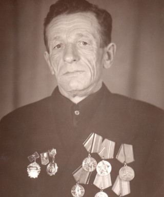 Петров Михаил Максимович