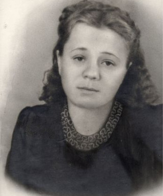 Кадошникова (Егорова) Александра Дмитриевна