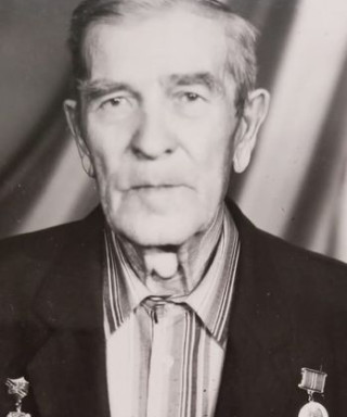 Гончаров Петр Тихонович