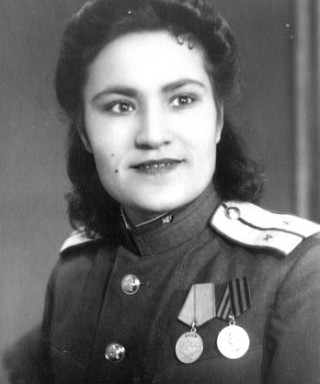 Бучнева(Карпова) Елена Афанасьевна