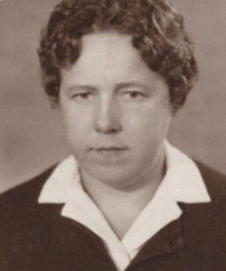 Гальмукова(Бондаренко) Дина Степановна