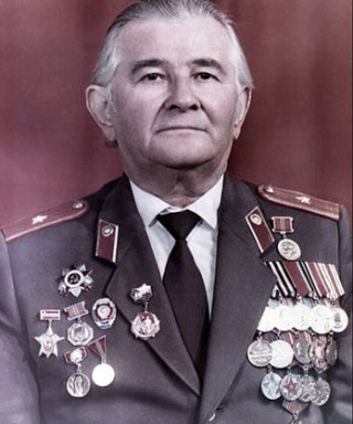 Насыров Зиям