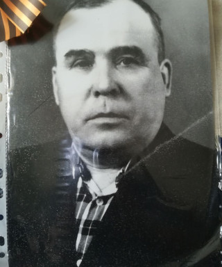 Лопата Максим Тихонович