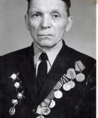 Лазутин Евгений Яковлевич