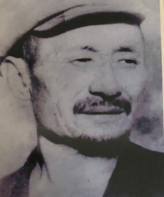 Ялбаков Адис