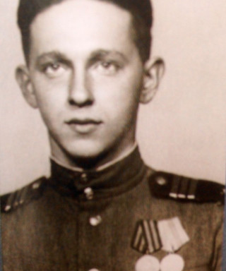 Арш Эммануэль Максович