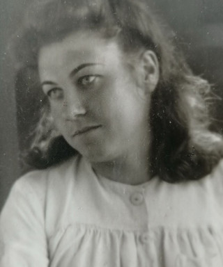 Крюкова-Захарова Зинаида Фёдоровна