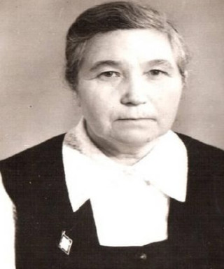 Захарова(Кирюхова) Александра Дмитриевна