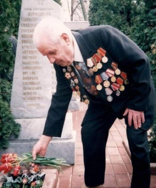 Парщиков Иван Дмитриевич