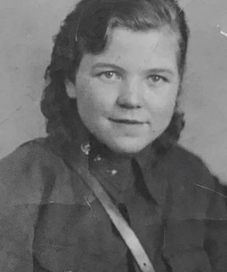 Дроботова (Ларионова) Антонина Петровна