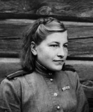 Ковалева (Аксенова) Анна Ивановна