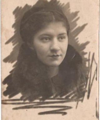 Максимова Александра Максимовна