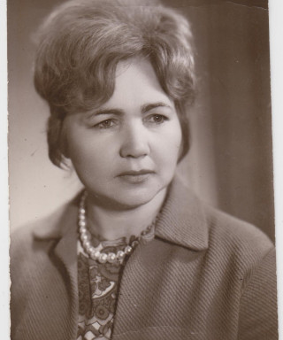 Петрова  ( Дорогавцева ) Татьяна Семеновна