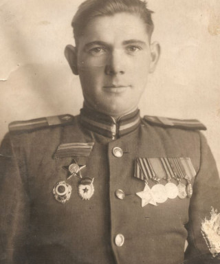 Леонов Евгений Николаевич